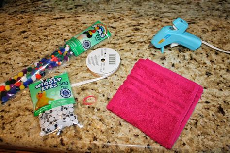 Tadas Kooky Kitchen Easter Craft Wash Cloth Bunnies