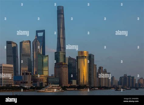 Skyline at the Bund, Shanghai, Shanghai Shi, China Stock Photo - Alamy