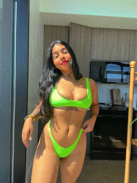 Worship My Body Like A Temple Nudes Highwaistedthongs NUDE PICS ORG