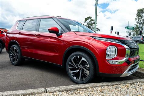 Sold Mitsubishi Outlander Aspire In Red Used Suv Castle Hill Nsw