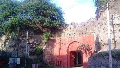 gadwal fort   ancient spot  telangana  explore