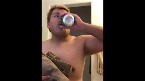 ずっと飲んでる Pornhub Gay