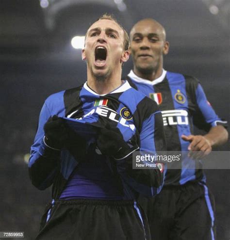 Cambiasso Inter Photos and Premium High Res Pictures - Getty Images