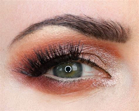 Urban Decay Naked Heat Look A Pretty Look For Hooded Eyes