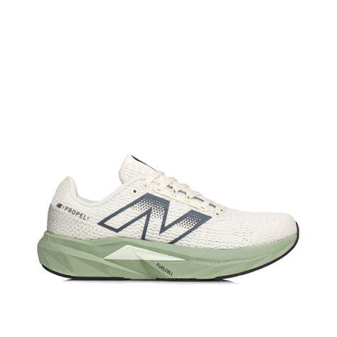 Купить оригинальные кроссовки New Balance FuelCell Propel v5 White