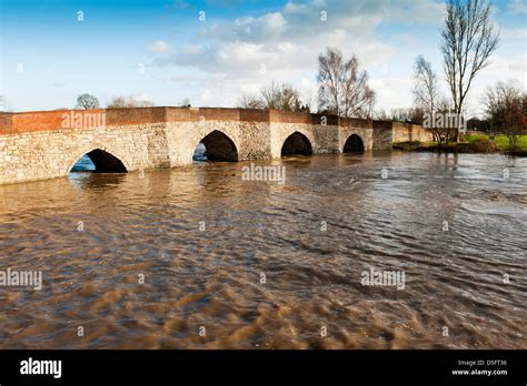 Tywford Bridge In Yalding Stock Photo Alamy