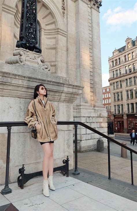 Thu mới chớm mà dàn sao và hot girl Việt đã khoe 1001 kiểu street style kiểu nào cũng dát đầy