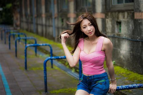 Model Model Asia Brunette Kedalaman Bidang Gadis Rambut Panjang