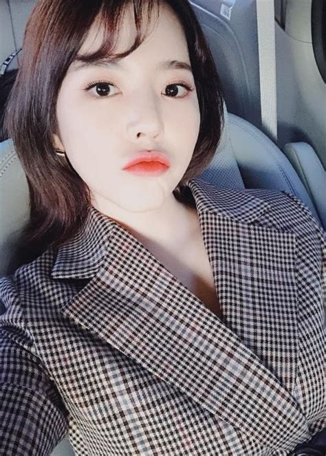 Sunny (Singer) Height, Weight, Age, Boyfriend, Family, Facts, Biography