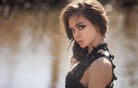 Обои girl green eyes dress photo photographer model lips brunette на телефон и рабочий