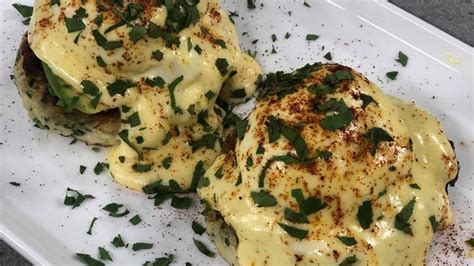 Crab Cake Benedict with Easy Hollandaise Sauce
