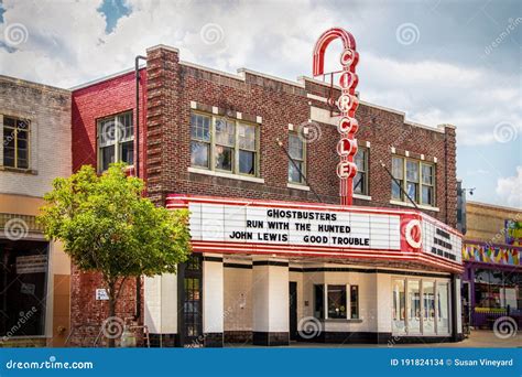 Retro Circle Cinema Oldest Movie Theatre Opened 1928 Only Nonprofit