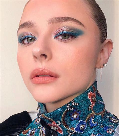 21 Pretty Blue Eye Shadow Looks That Are So Chic Who What Wear