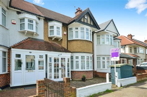 3 Bedroom Terraced House For Sale In Victoria Road Ruislip Ha4 0dw