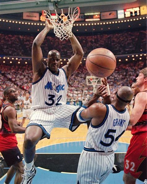 PsBattle: SHAQ Dunking On His Own Teammate : r/photoshopbattles