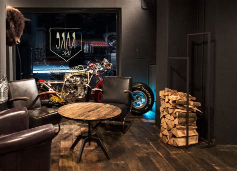 The 24th street station surprisingly houses a rare piece of street art 20