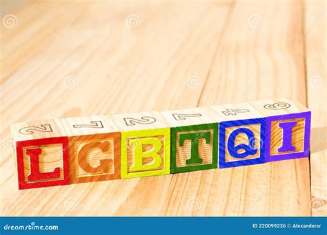 Espectaculares Cubos De Madera De Colores Con Los Colores De La Bandera Lgbtq Orgullo Gay Con La