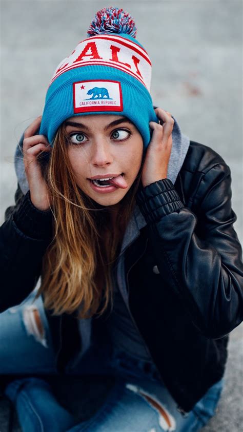 Marta Piekarz Blonde Actress Wallpaper 750x1334