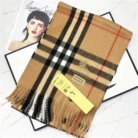 Шарф Burberry - купить с доставкой по выгодным ценам в интернет ...