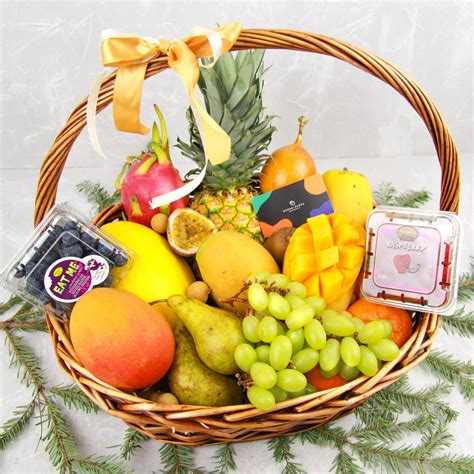 Корзина Фруктовый микс 3 – Экзотические фрукты Mango Лавка Москва