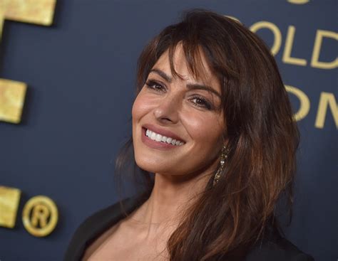 Sarah Shahi actrița din Sex Life este într o relație cu un coleg de platou