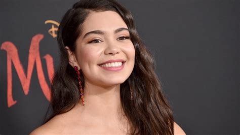Chloe Auliʻi Cravalho Biography The Voice Of Moana
