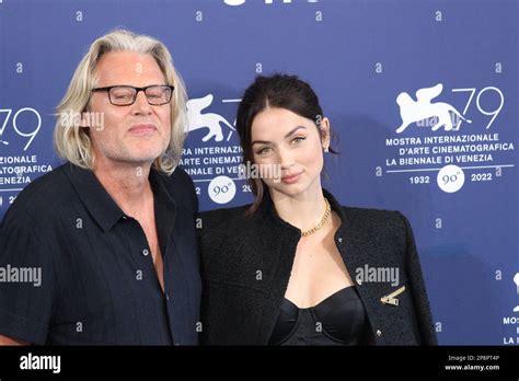 Ana De Armas Andrew Dominik Photocall Blonde Premiere Venice Film