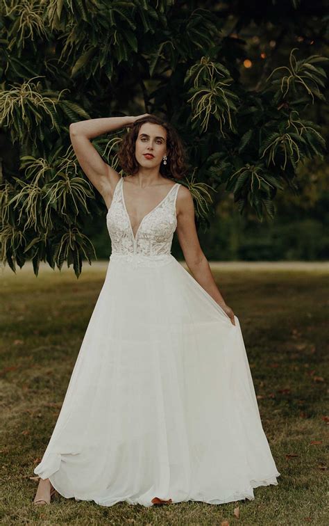 Romantic A Line Wedding Dress With Detachable Train