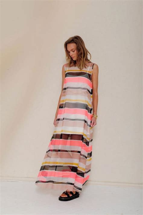 Купить женские костюмы с платьем NUDE 0422 Описание фото цена