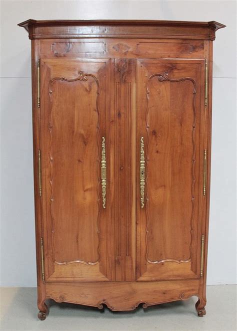 Armoire Régionale Louis XV en Merisier XIXe Antiquités Lecomte