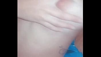 Tocándose como de costumbre XVIDEOS