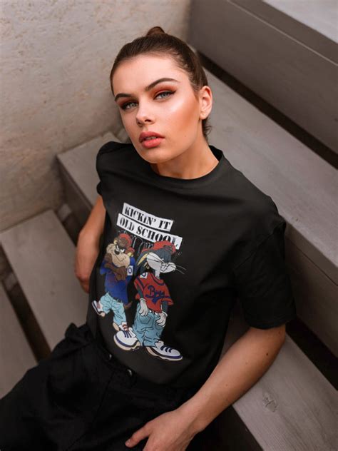 Bugs Bunny And Taz Old School T Shirt T Shirt Street Style Women