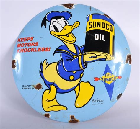 Vintage 1939 Donald Duck Sunoco Oil Porcelain Metal Gasoline Sign