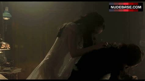 Hot Winona Ryder In See Through Nightie Dracula NudeBase