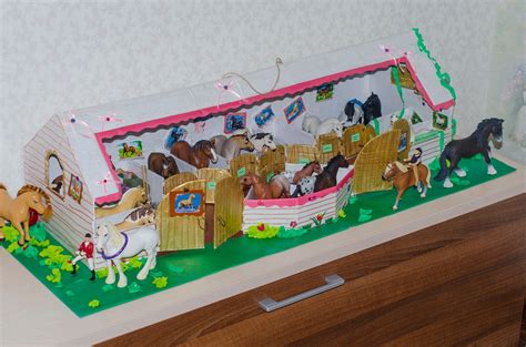 Конюшня своими руками из коробочного картона | Toy chest, Toys, Decor