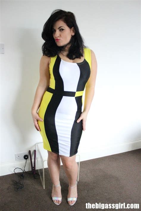 Thumbs Pro Big Round Candid Juicy Ass In Yellow Dress Video At Thebigassgirl