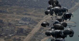 Marina Militare Ballano Al Ritmo Di Jerusalema Mentre Sono Schierati