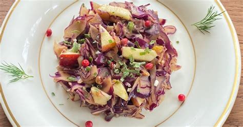 Salade De Chou Rouge Pomme De Hervouet Veronique Cookpad