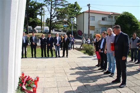 Obnovljen spomenik borcima NOB a na Zametu na Dan pobjede položeni