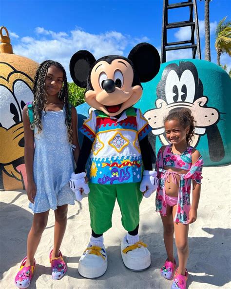Teen Mom Briana Dejesus Suffers Near Wardrobe Malfunction As Ocean Wave