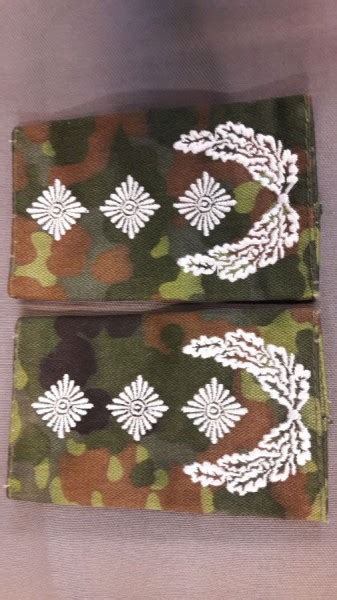 Rangschlaufen Oberst Weiss Auf Flecktarn Gro E Sterne Mm Diagonal