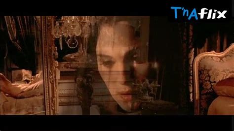 Monica Bellucci Butt Scene In The Brotherhood Of The Wolf Porn Videos