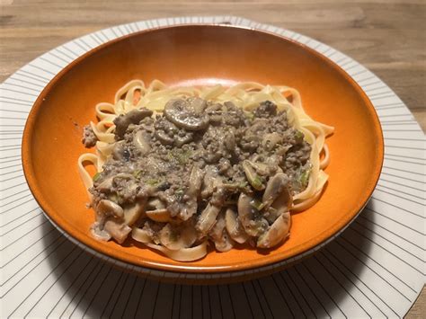 Tagliatelle Met Gehakt Prei En Champignons In Romige Saus Brutsellog