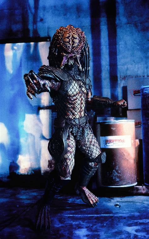 Hot Toys Mms Predator Th Scale City Hunter Predator Collectible Figure Page