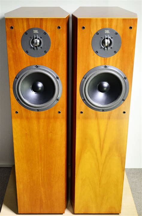JBL XTi 40 отдичные домашние колонки