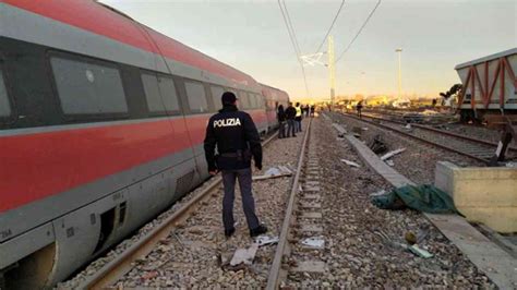 Deraglia Treno Milano Lecco Il Bilancio Dell Incidente