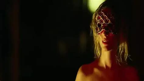 Juliannemoore Filme Gloria Bell 2019 1 Dublado 480p In Portuguese Porn XHamster