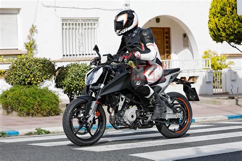 All New Ktm 125 Duke Breaks Cover New Engine Frame Suspension And More For 2023