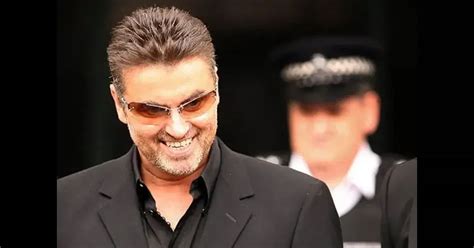 Джордж Майкл выпал из машины