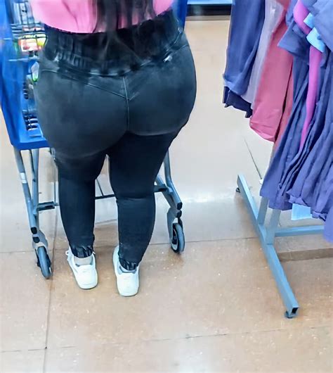 Her Ass Barely Fits In Her Jeans Part 2 Oc Tight Jeans Forum